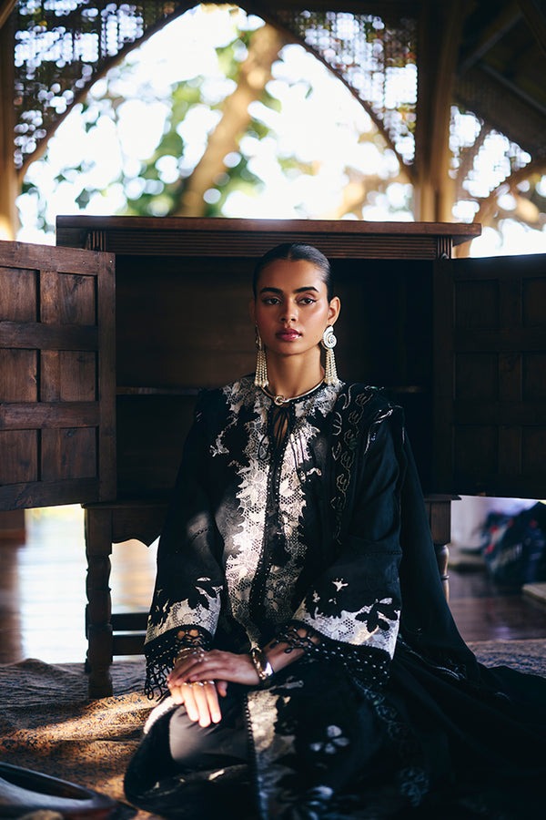 Naisha Prettily Suffuse